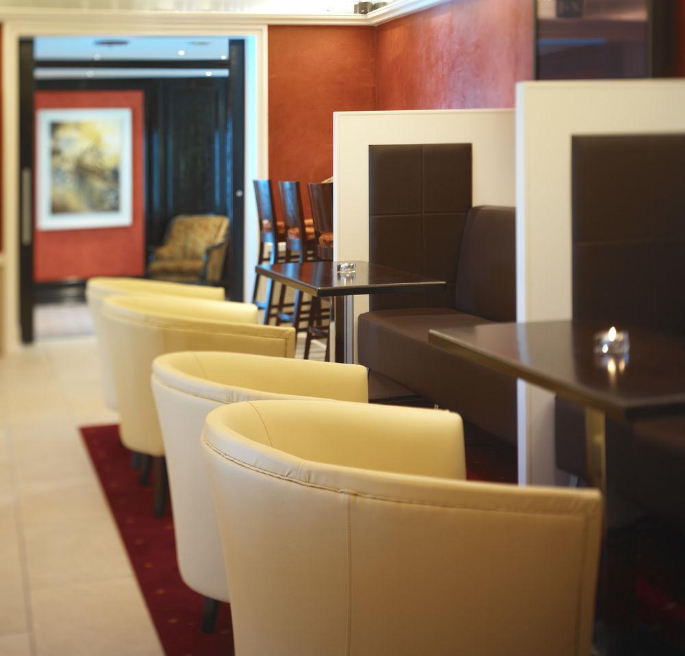 阿多伽海茨温泉酒店 基拉尼 外观 照片 The lounge at the airport