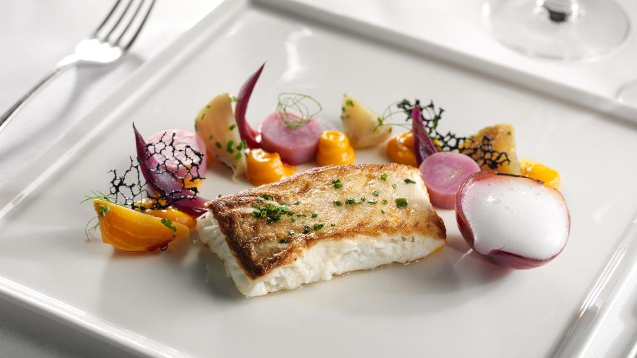 阿多伽海茨温泉酒店 基拉尼 外观 照片 A modern French dish