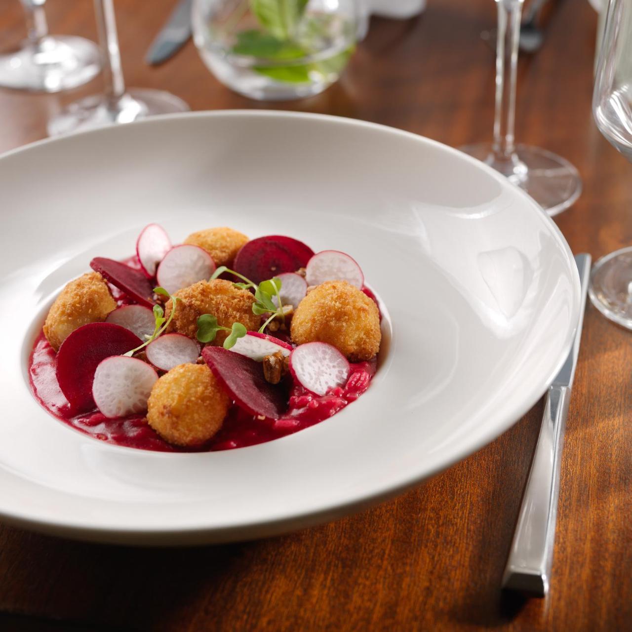 阿多伽海茨温泉酒店 基拉尼 外观 照片 A beetroot and goat's cheese salad
